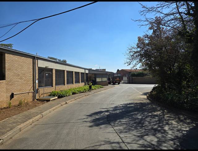 12,000M² WAREHOUSE TO LET IN DENVER